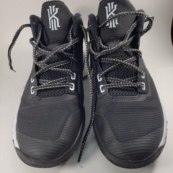 BOY Good Condition Sneakers, Black and White Nike, Size 7Y - Picture 3 of 11